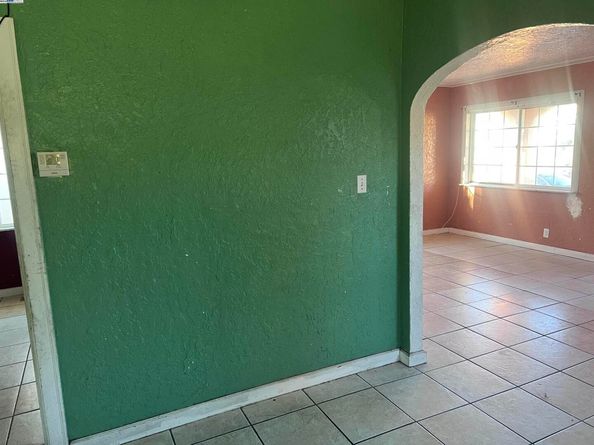 5553 Harvey Ave, Oakland CA 94621