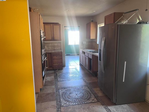 5553 Harvey Ave, Oakland CA 94621