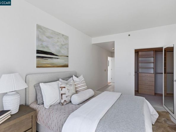 1 Lakeside Dr 1404, Oakland CA 94612