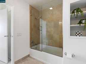 1 Lakeside Dr 1404, Oakland CA 94612