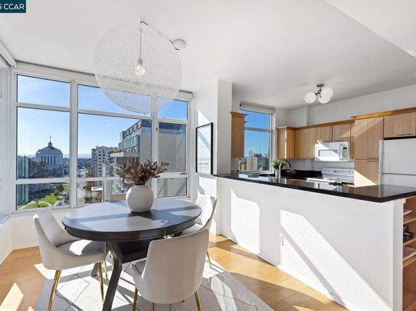 1 Lakeside Dr 1404, Oakland CA 94612