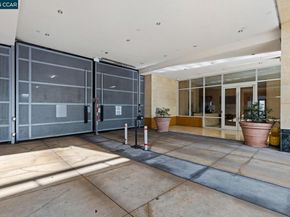 1 Lakeside Dr 1404, Oakland CA 94612