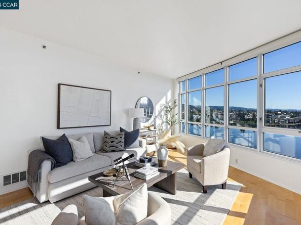 1 Lakeside Dr 1404, Oakland CA 94612