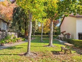 2253 Kalenda Cmn, Fremont CA 94539