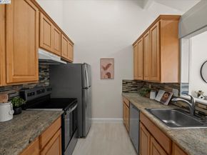 2253 Kalenda Cmn, Fremont CA 94539