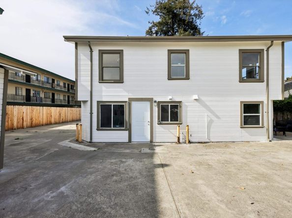 3064 E 15th ST, Oakland CA 94601