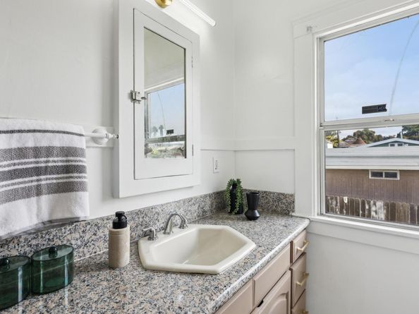 3064 E 15th ST, Oakland CA 94601