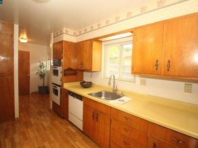 725 Vaqueros Ave, Rodeo CA 94572