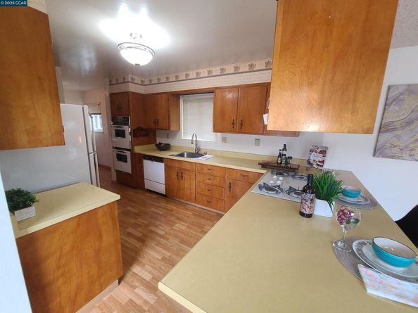 725 Vaqueros Ave, Rodeo CA 94572