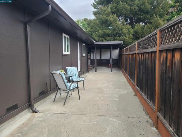 725 Vaqueros Ave, Rodeo CA 94572