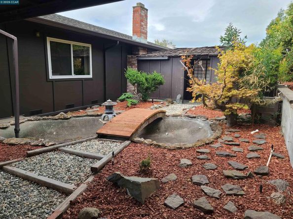 725 Vaqueros Ave, Rodeo CA 94572