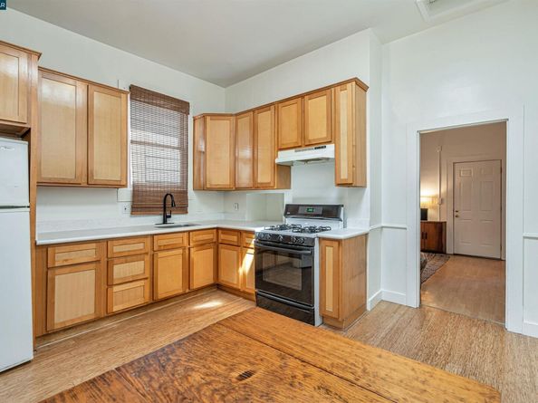 1525 3rd st, Oakland CA 94607