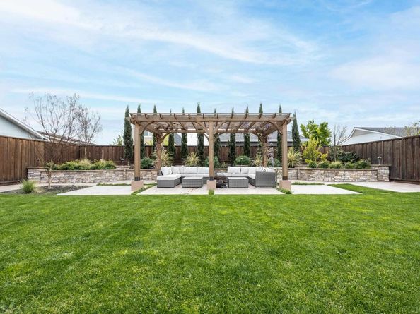 1338 Thais Ln, Hayward CA 94544