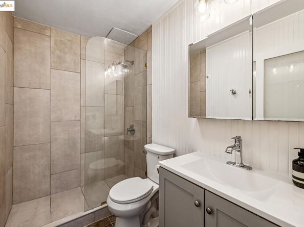 555 Jean ST APT 422, Oakland CA 94610