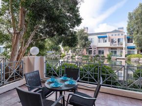 803 Lakeshore Dr, Redwood City CA 94065