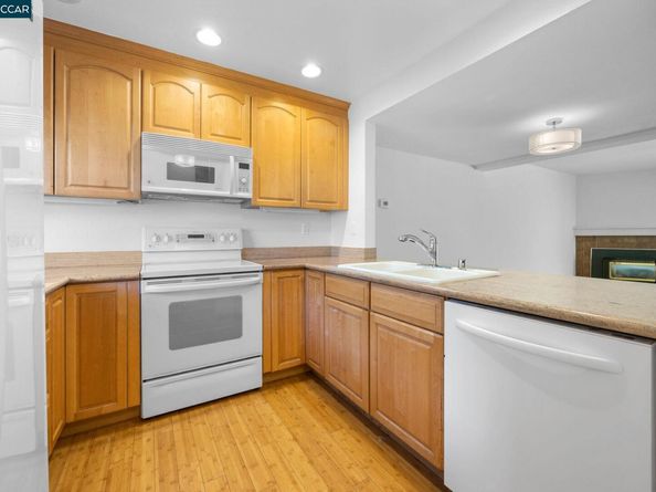 824 Center Ave, Martinez CA 94553