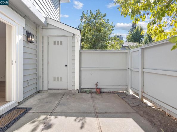 824 Center Ave, Martinez CA 94553