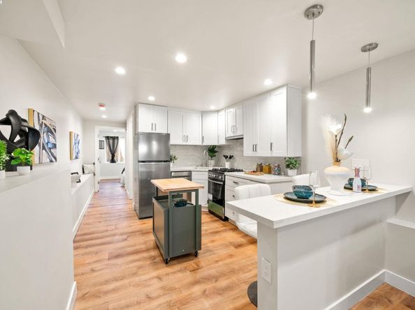 857 Mcelroy St, Oakland CA 94607