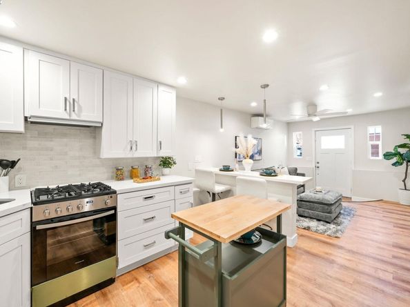 857 Mcelroy St, Oakland CA 94607