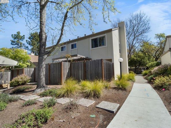 427 Chalda Wy., Moraga CA 94556