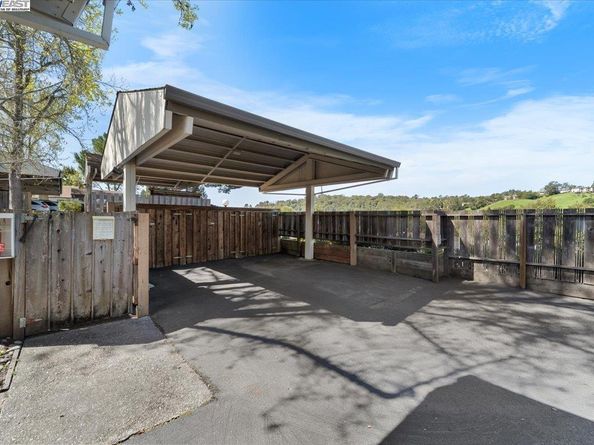 427 Chalda Wy., Moraga CA 94556