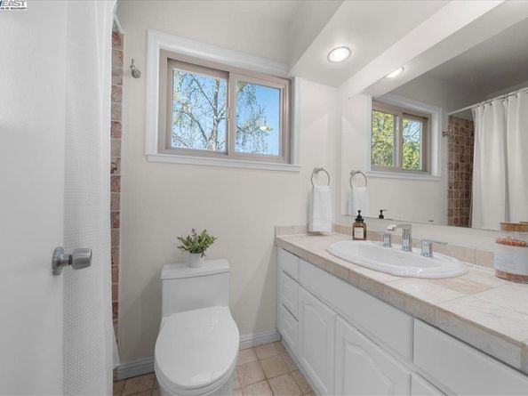 427 Chalda Wy., Moraga CA 94556