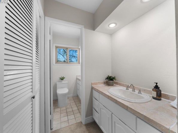 427 Chalda Wy., Moraga CA 94556