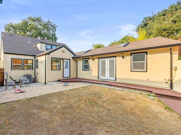 912 Brown St, Martinez CA 94553
