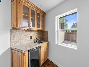 912 Brown St, Martinez CA 94553