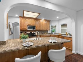 912 Brown St, Martinez CA 94553