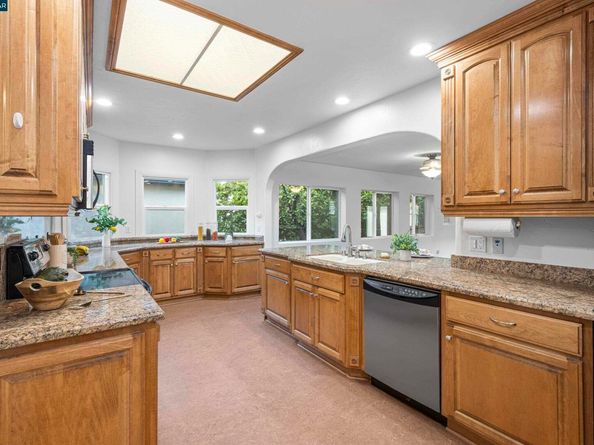 912 Brown St, Martinez CA 94553
