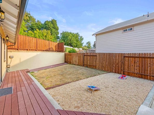 912 Brown St, Martinez CA 94553