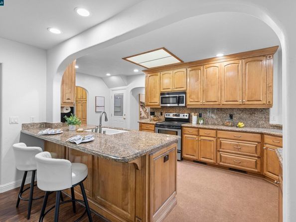 912 Brown St, Martinez CA 94553