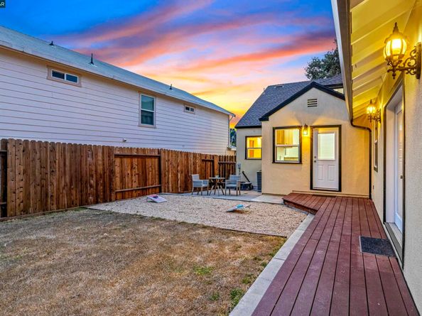 912 Brown St, Martinez CA 94553