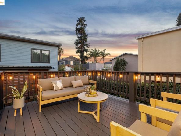 737 61st St, Oakland CA 94609