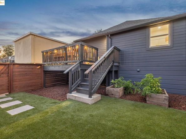 737 61st St, Oakland CA 94609