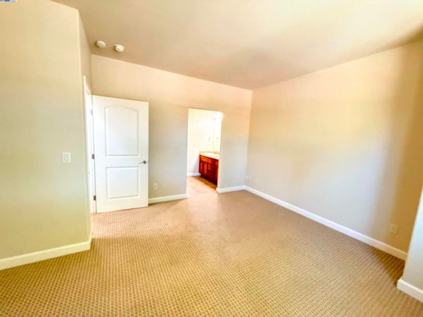 653 Macarthur Blvd, San Leandro CA 94577