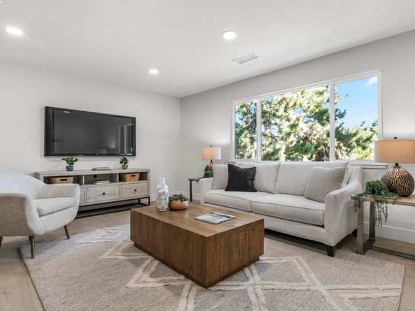 74 Hazelnut Ct, San Ramon CA 94583