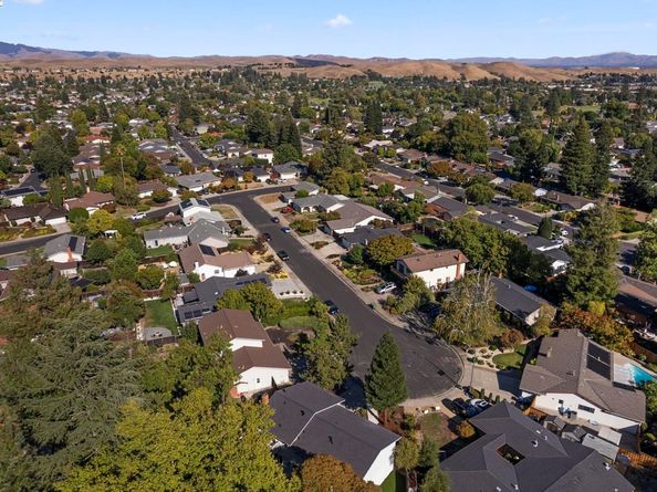74 Hazelnut Ct, San Ramon CA 94583