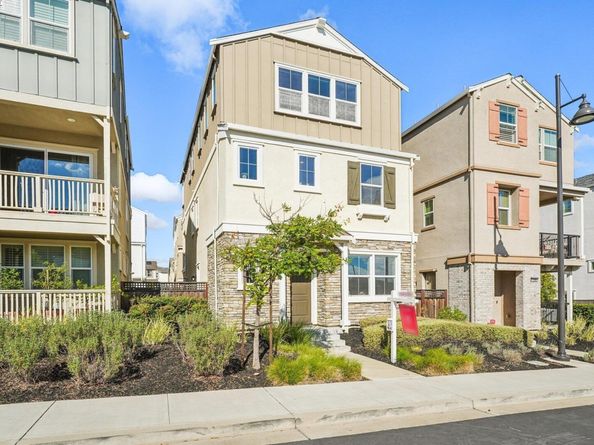 7213 Calistoga Ln, Dublin CA 94568