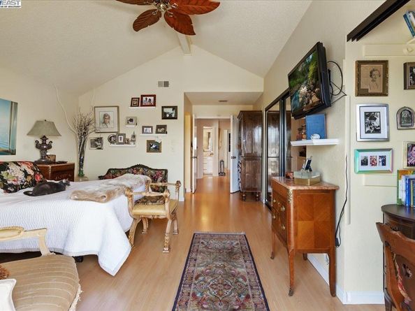 137 Parfait Ln, Alameda CA 94502
