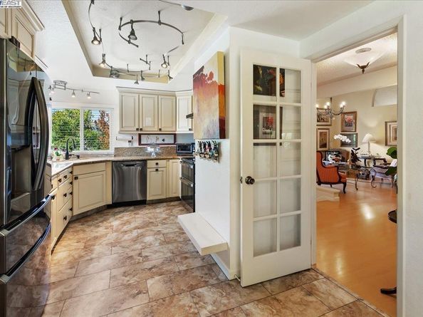 137 Parfait Ln, Alameda CA 94502