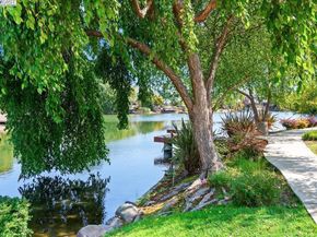 137 Parfait Ln, Alameda CA 94502