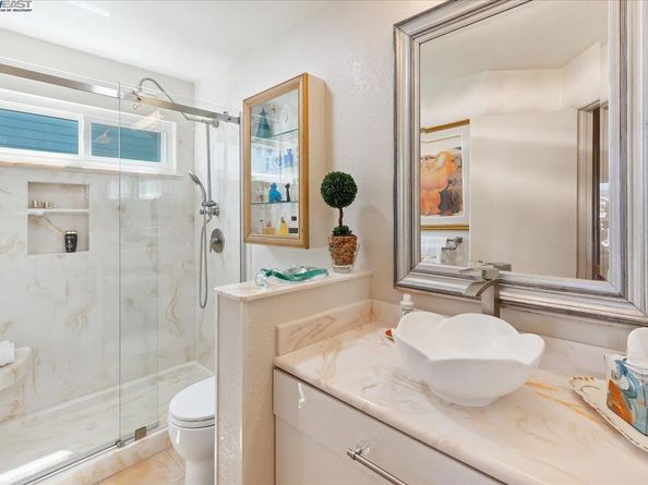 137 Parfait Ln, Alameda CA 94502