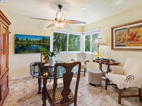 137 Parfait Ln, Alameda CA 94502