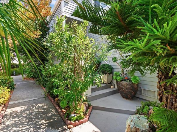 137 Parfait Ln, Alameda CA 94502