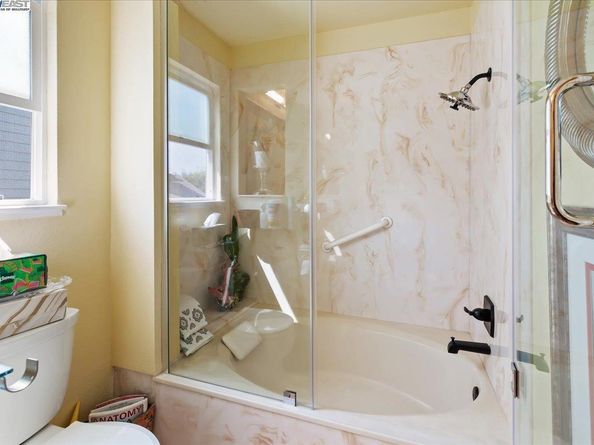 137 Parfait Ln, Alameda CA 94502