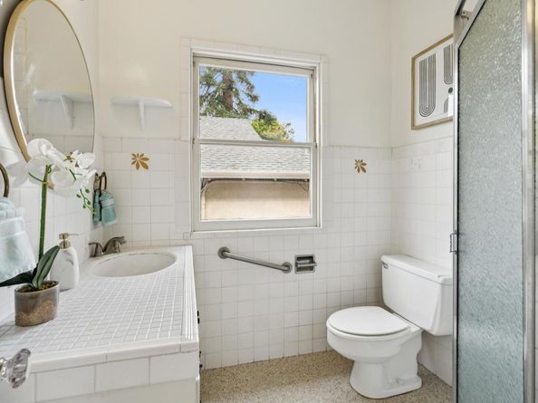 2120 Encinal Ave, Alameda CA 94501