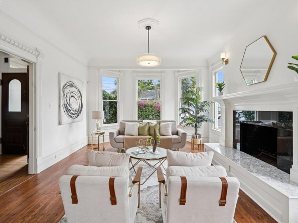 2120 Encinal Ave, Alameda CA 94501