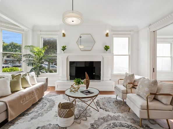 2120 Encinal Ave, Alameda CA 94501